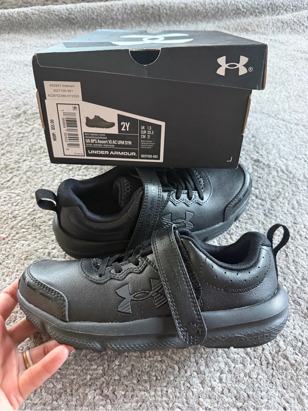 Under Armour Boys' BPS Assert 10 Running Shoes (Triple Black)